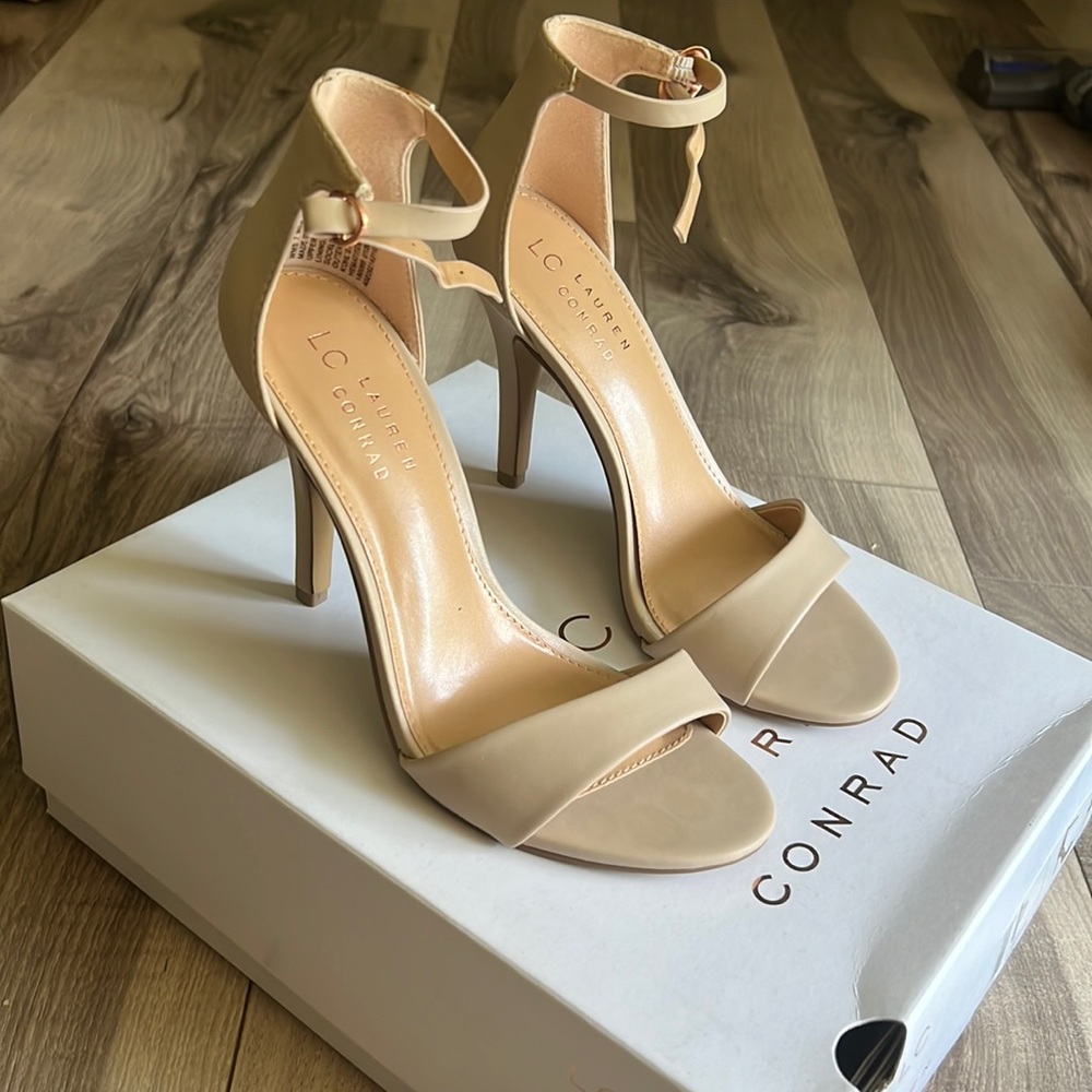 LC nude heels